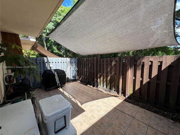11579 NW 2nd St, Plantation FL 33325