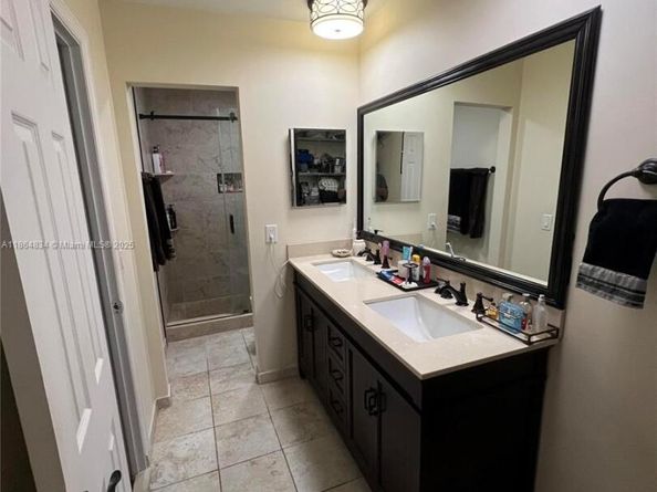11579 NW 2nd St, Plantation FL 33325