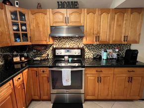 11579 NW 2nd St, Plantation FL 33325