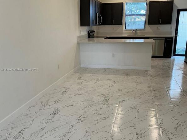 2831 SW 16th Ter 2831, Fort Lauderdale FL 33315