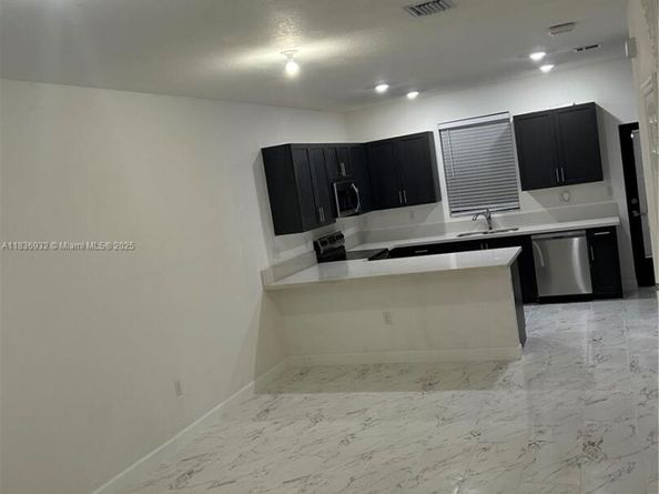 2831 SW 16th Ter 2831, Fort Lauderdale FL 33315
