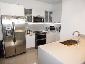 1045 NE 18th Ave 102, Fort Lauderdale FL 33304