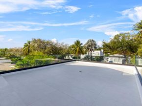 536 W 51st St, Miami Beach FL 33140