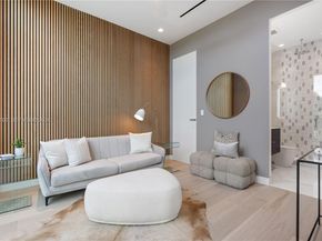 536 W 51st St, Miami Beach FL 33140