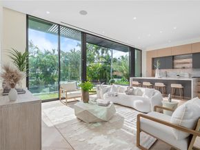 536 W 51st St, Miami Beach FL 33140