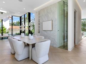 536 W 51st St, Miami Beach FL 33140