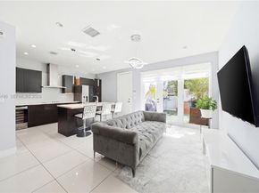 10530 NW 63rd Ter, Doral FL 33178