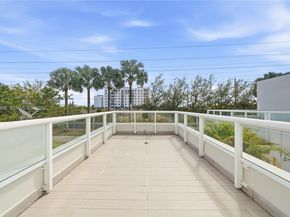 10530 NW 63rd Ter, Doral FL 33178
