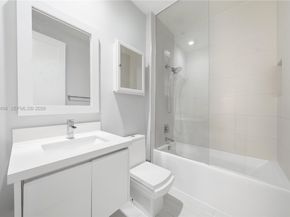 10530 NW 63rd Ter, Doral FL 33178