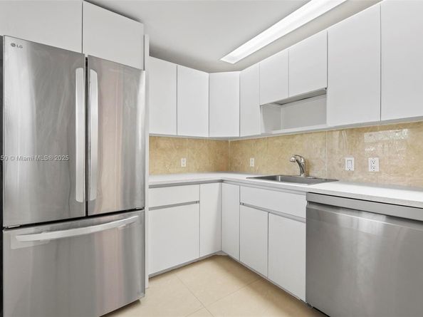 3401 N Country Club Dr 311, Aventura FL 33180