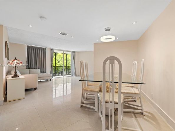 3401 N Country Club Dr 311, Aventura FL 33180
