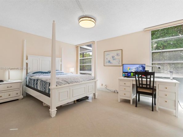 3401 N Country Club Dr 311, Aventura FL 33180