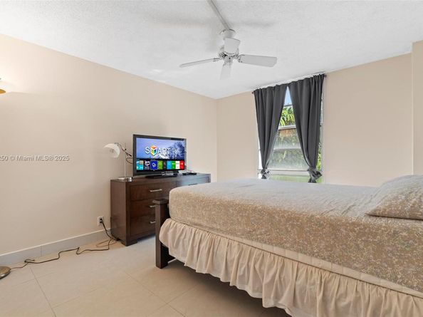 3401 N Country Club Dr 311, Aventura FL 33180