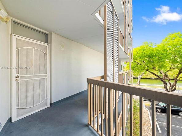 3401 N Country Club Dr 311, Aventura FL 33180