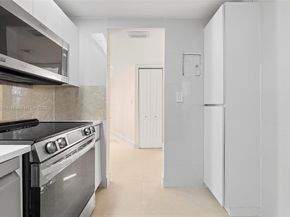 3401 N Country Club Dr 311, Aventura FL 33180