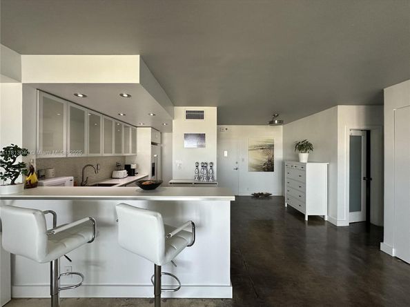 1000 West Ave 932, Miami Beach FL 33139