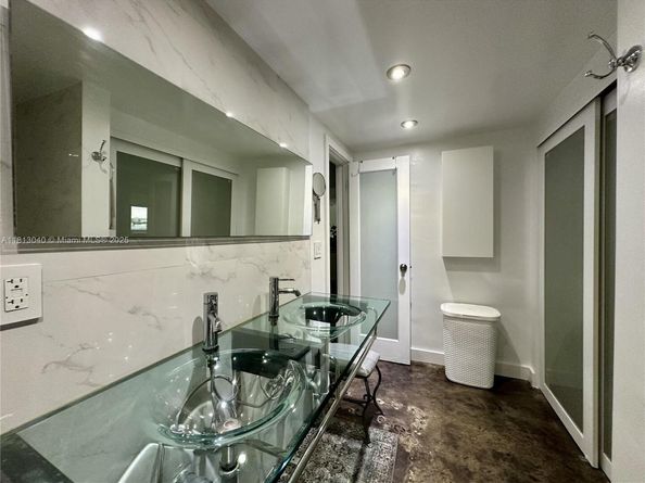 1000 West Ave 932, Miami Beach FL 33139