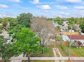 1530 N 69th Way, Hollywood FL 33024