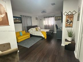 2827 Mckinley St, Hollywood FL 33020