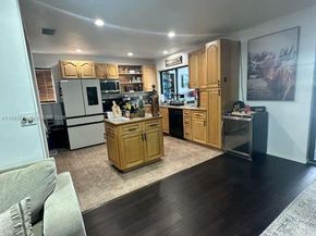 2827 Mckinley St, Hollywood FL 33020