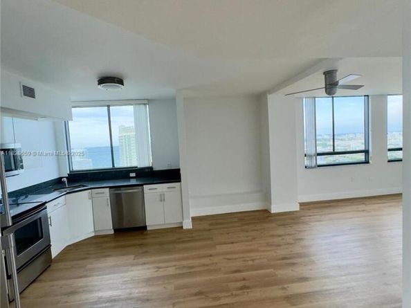 1330 West Ave 3007, Miami Beach FL 33139