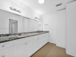 820 E Cypress Ln V38, Pompano Beach FL 33069