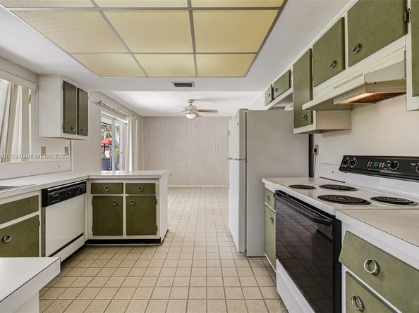 10420 SW 102nd Ave, Miami FL 33176