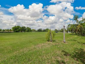 10420 SW 102nd Ave, Miami FL 33176