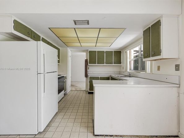 10420 SW 102nd Ave, Miami FL 33176