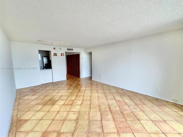2350 NE 135th St 1101, North Miami FL 33181