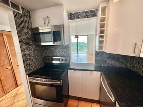2350 NE 135th St 1101, North Miami FL 33181