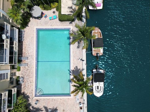 2350 NE 135th St 1101, North Miami FL 33181