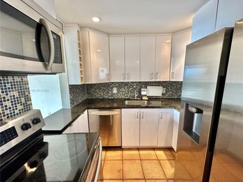 2350 NE 135th St