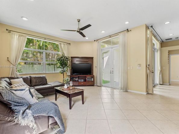 5266 SW 158th Ave, Miramar FL 33027