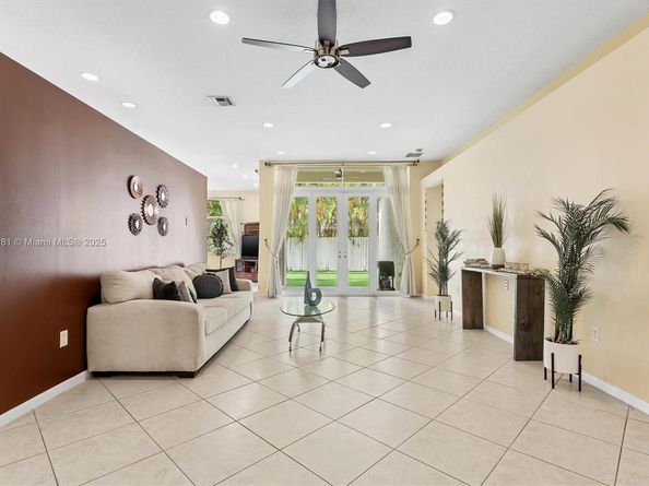 5266 SW 158th Ave, Miramar FL 33027
