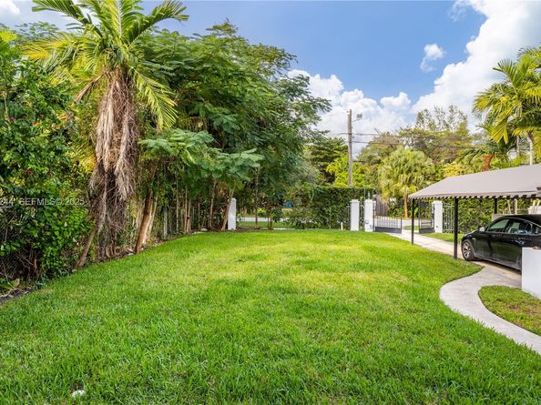 820 NE 83rd St, Miami FL 33138