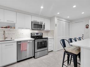 3301 S Palm Aire Dr 106, Pompano Beach FL 33069