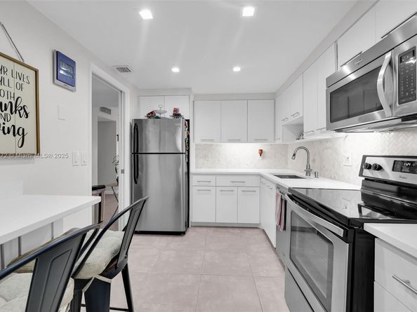3301 S Palm Aire Dr 106, Pompano Beach FL 33069