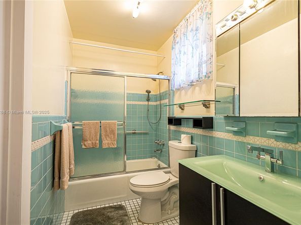 16790 NE 14th Ave 215, Miami FL 33162