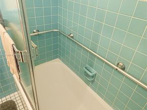 16790 NE 14th Ave 215, Miami FL 33162