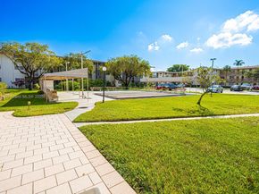 16790 NE 14th Ave 215, Miami FL 33162