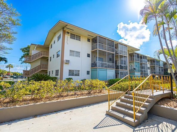 16790 NE 14th Ave 215, Miami FL 33162
