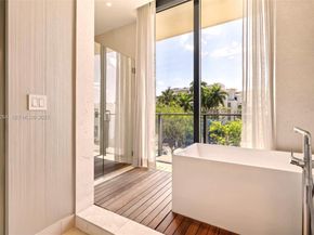 3581 E Glencoe St 309, Miami FL 33133