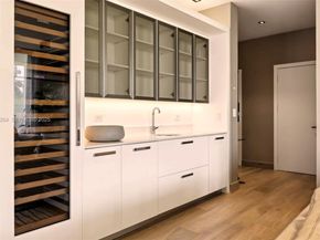 3581 E Glencoe St 309, Miami FL 33133