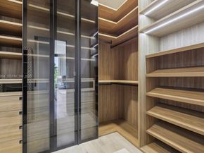 3581 E Glencoe St 309, Miami FL 33133