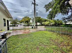 1195 NW 48th St, Miami FL 33127