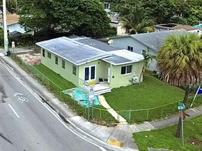 1195 NW 48th St, Miami FL 33127