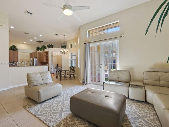 109 SW 128th Ave, Plantation FL 33325