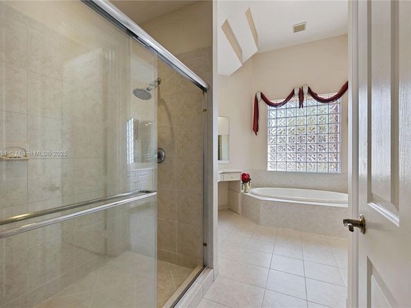 109 SW 128th Ave, Plantation FL 33325
