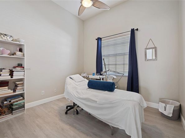 109 SW 128th Ave, Plantation FL 33325